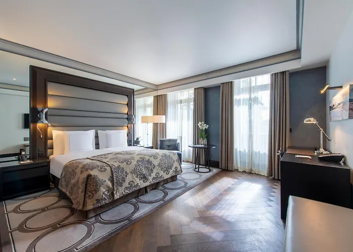 Royal Savoy Hotel & Spa